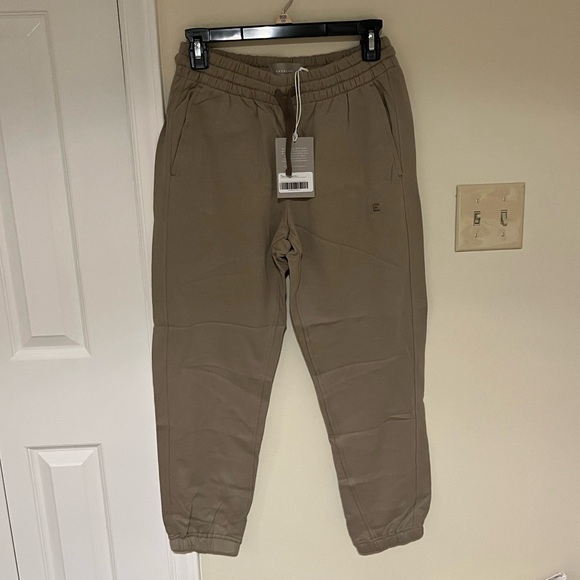 SOLD NWT Everlane The Lightweight French Terry Jogger - Picture 4 of 8